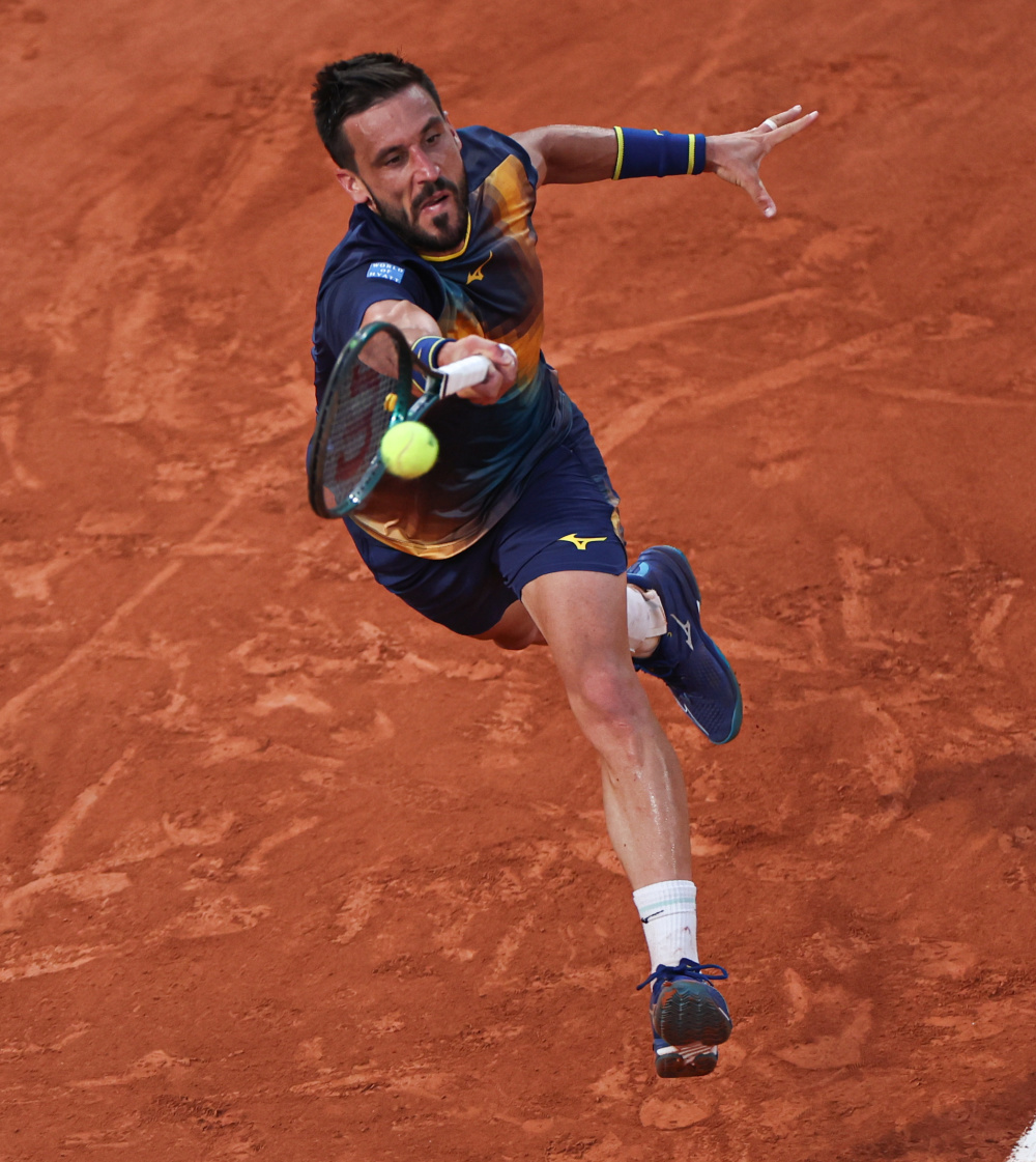 法国网球队鏖战西班牙网球队，阿尔卡拉斯统治全场