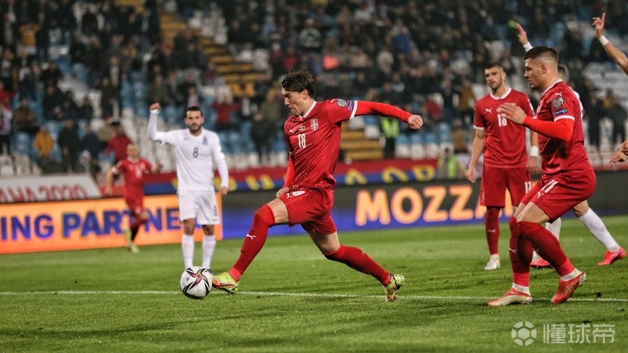 里昂绝杀曼城，弗拉霍维奇送出助攻