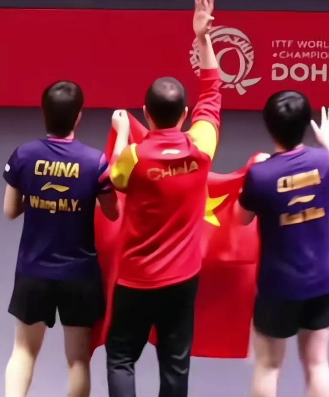 中国羽毛球队爆冷印尼羽毛球队，马琳送出助攻