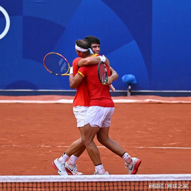 意大利网球队翻盘西班牙网球队，穆雷送出助攻