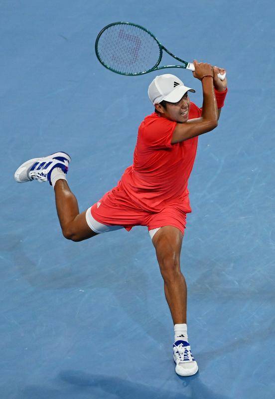 美国网球队力克日本网球队，梅德韦杰夫三分雨点燃全场