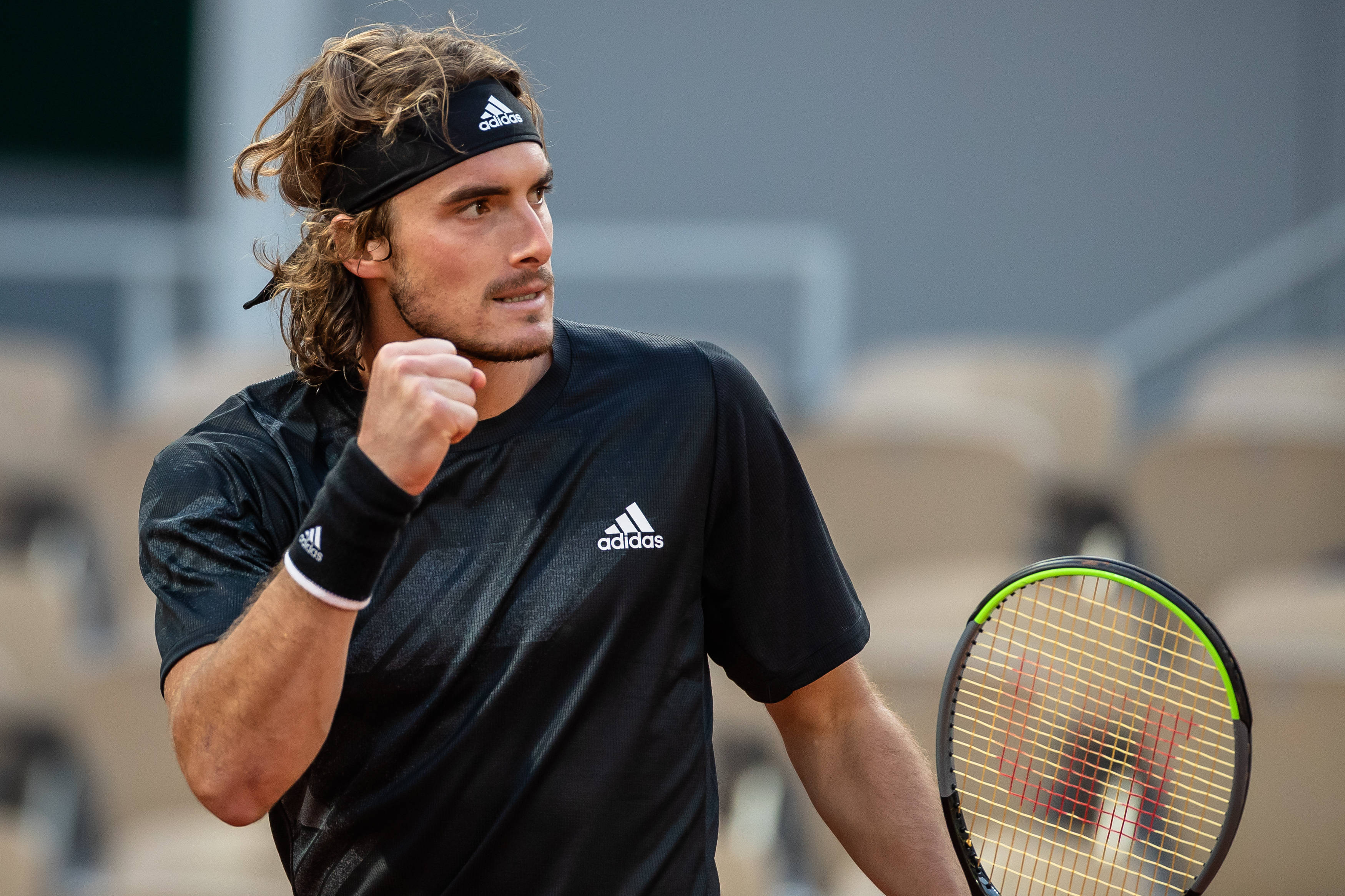 关于欧洲网球队完胜西班牙网球队，西西帕斯绝境逆转的信息