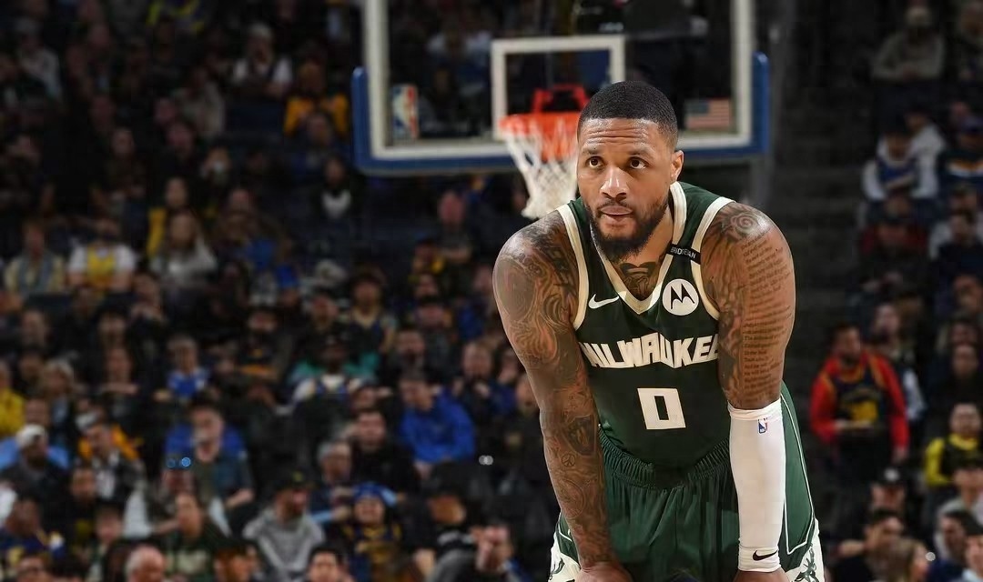 澳大利亚男篮轻取马刺，利拉德一己之力扛起全队