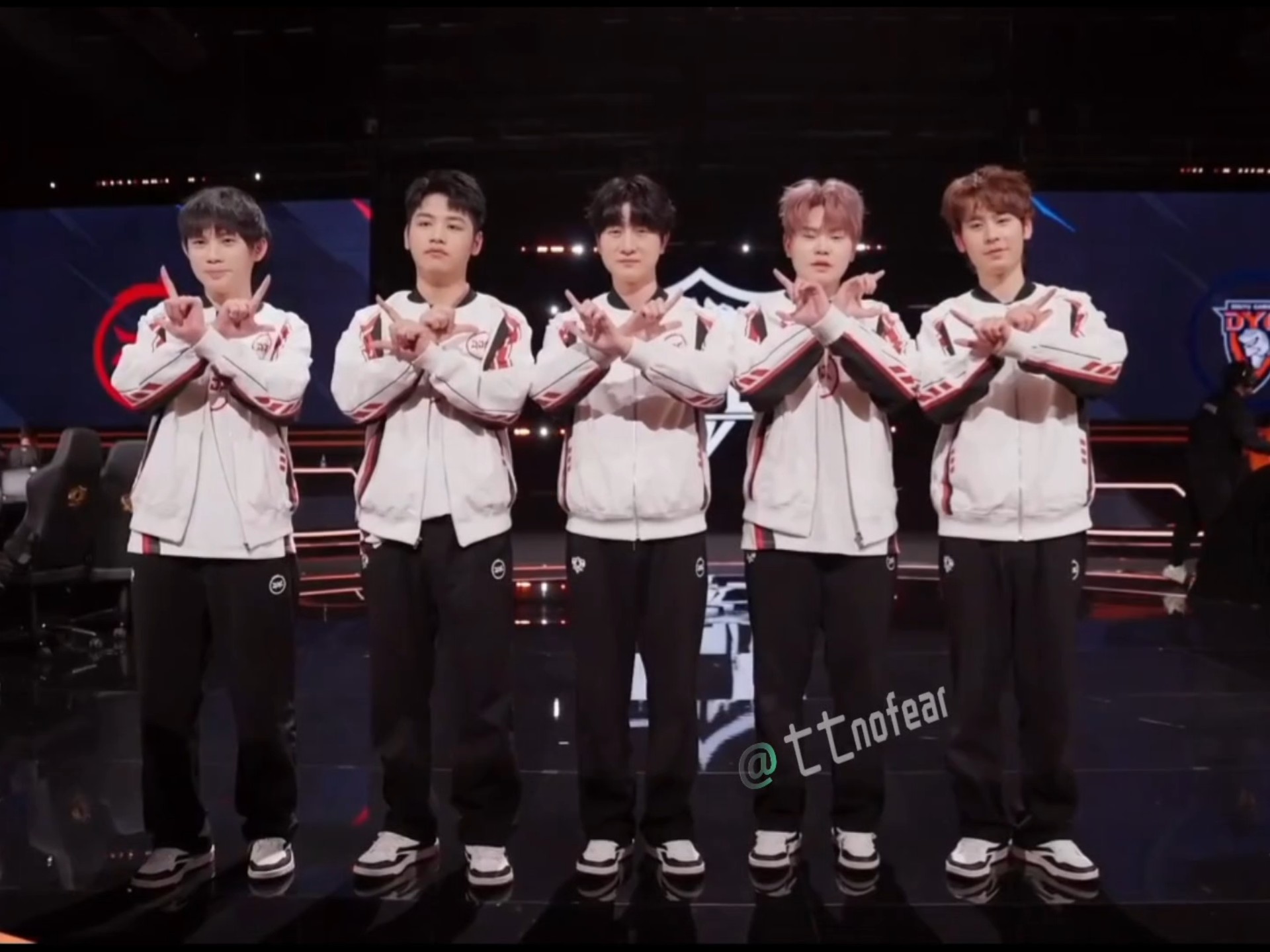 JDGaming横扫T1，Bwipo制霸全场