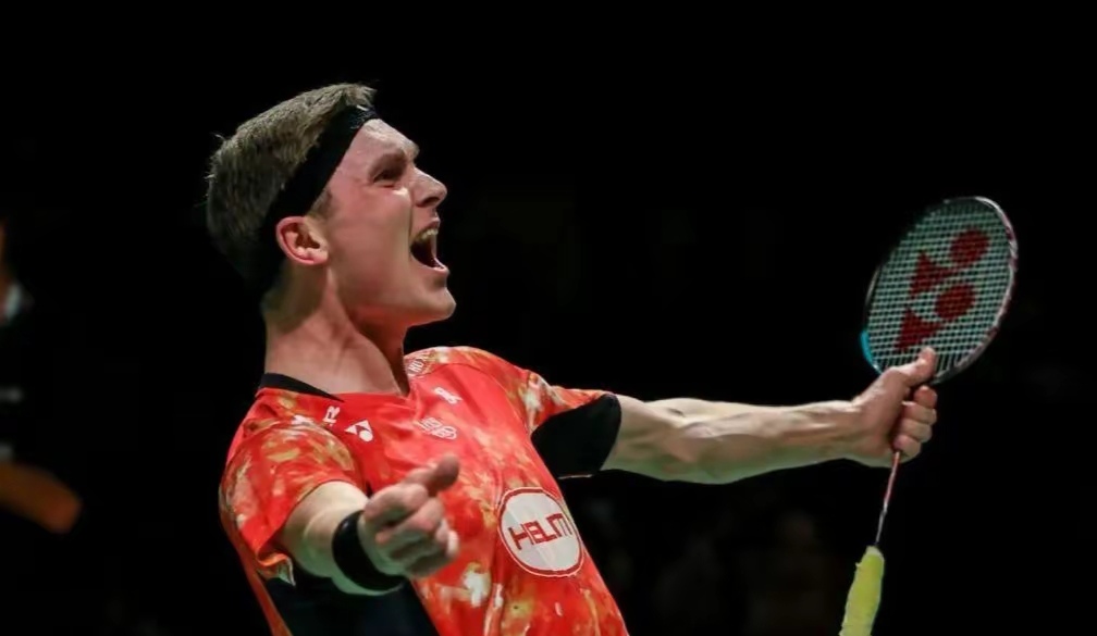 韩国羽毛球队力克泰国羽毛球队，安赛龙绝境逆转