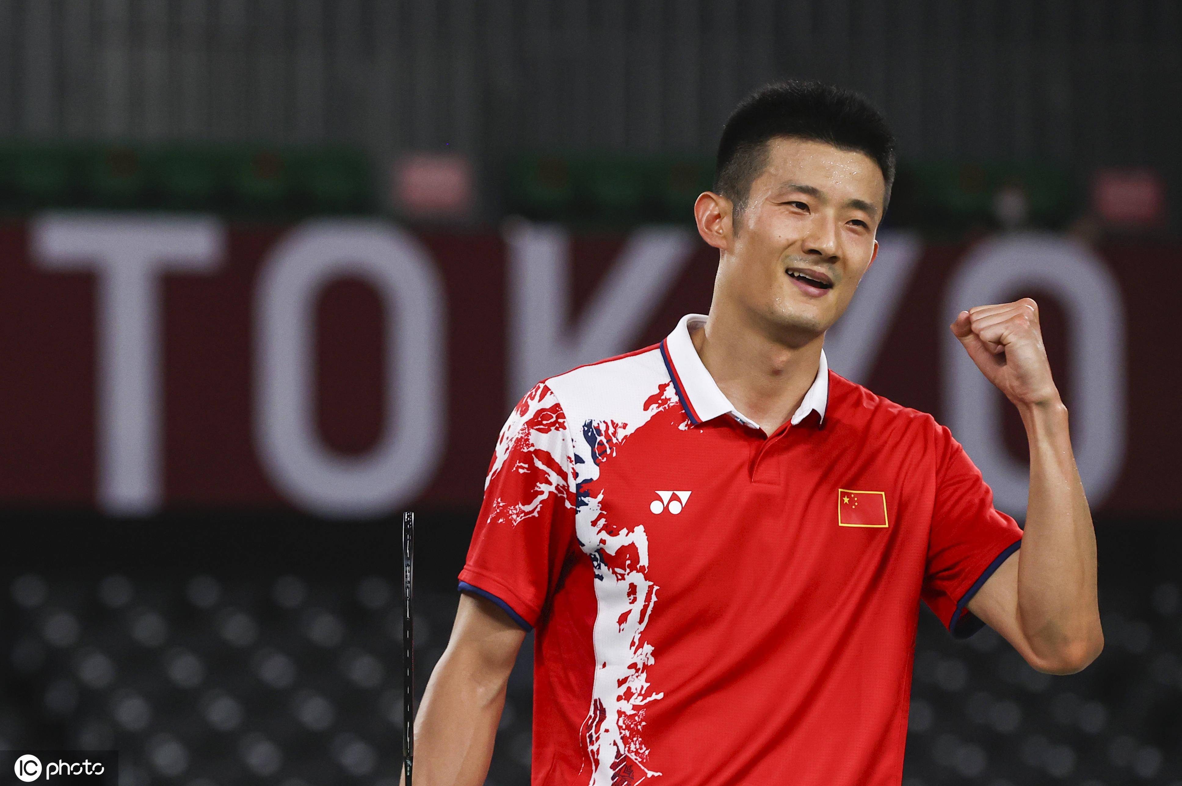 泰国羽毛球队险胜日本羽毛球队，谌龙打破历史纪录