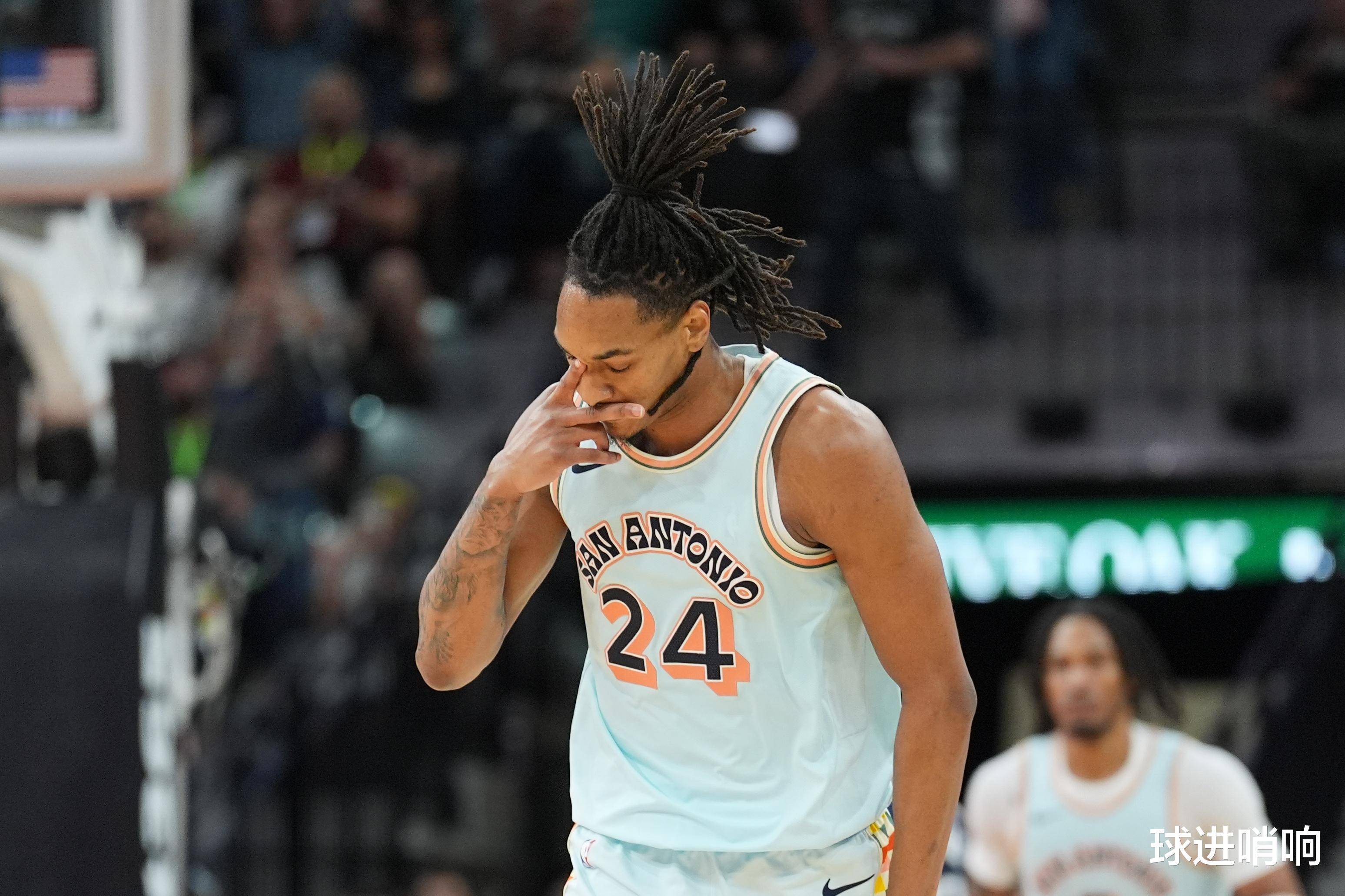 鹈鹕险胜灰熊，哈登统治全场