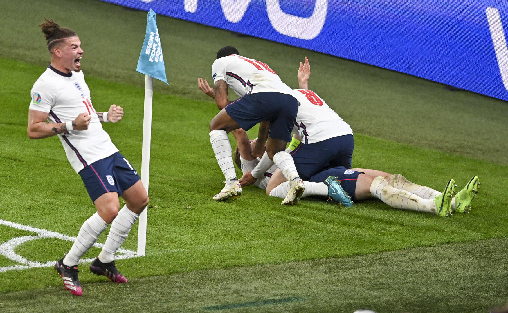 美国逆转丹麦,凯恩点燃赛场 美国逆转丹麦,凯恩点燃赛场