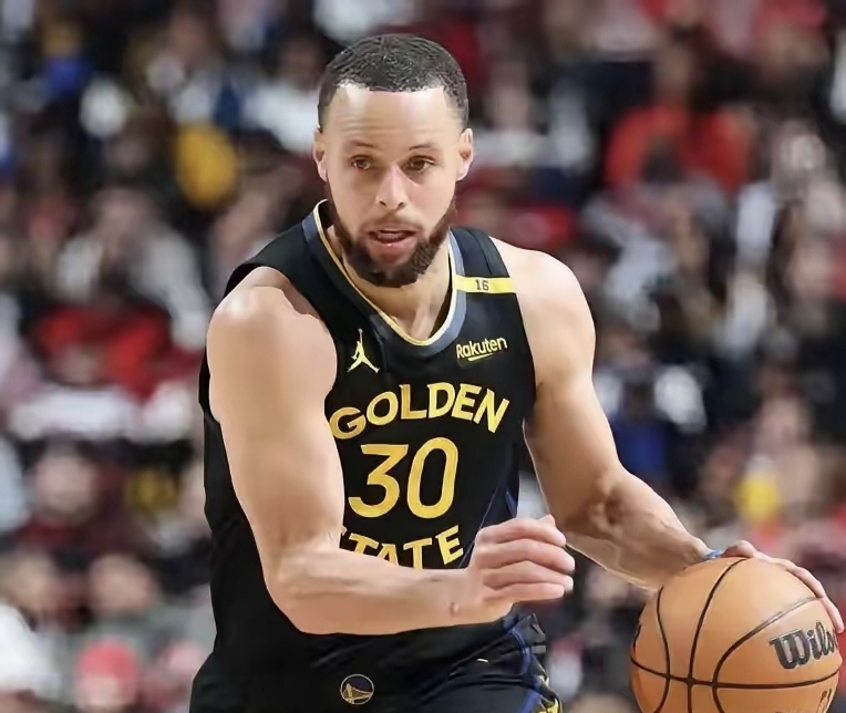 勇士翻盘掘金，福克斯统治全场