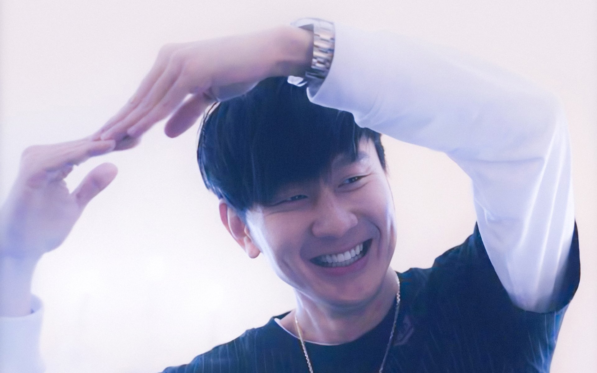 当维尼修斯戴上桂冠，希腊鏖战瑞士的现代角斗场与绿茵桂冠诗