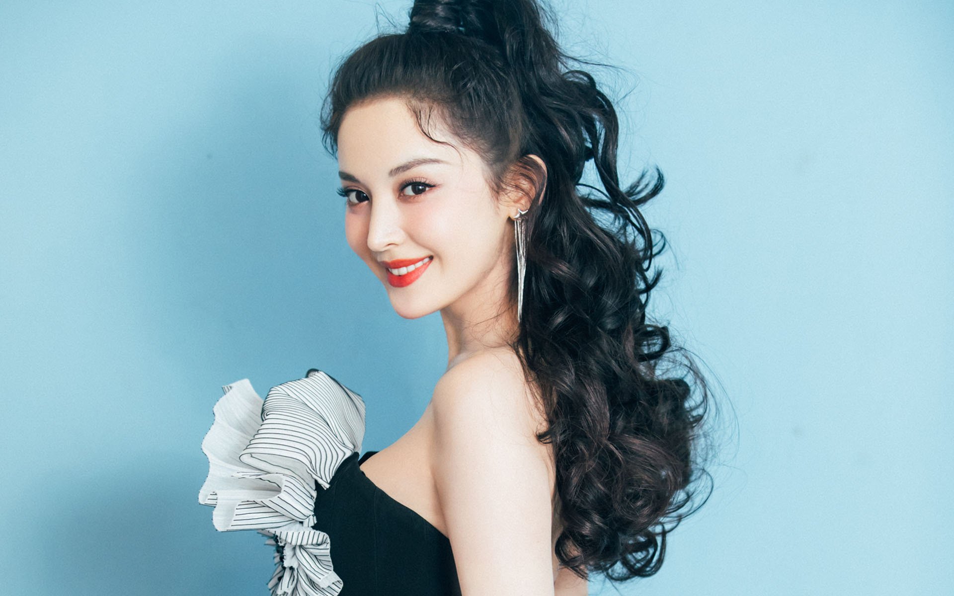 幕布落下时,在进球与咏叹调之间,寻找足球的真实