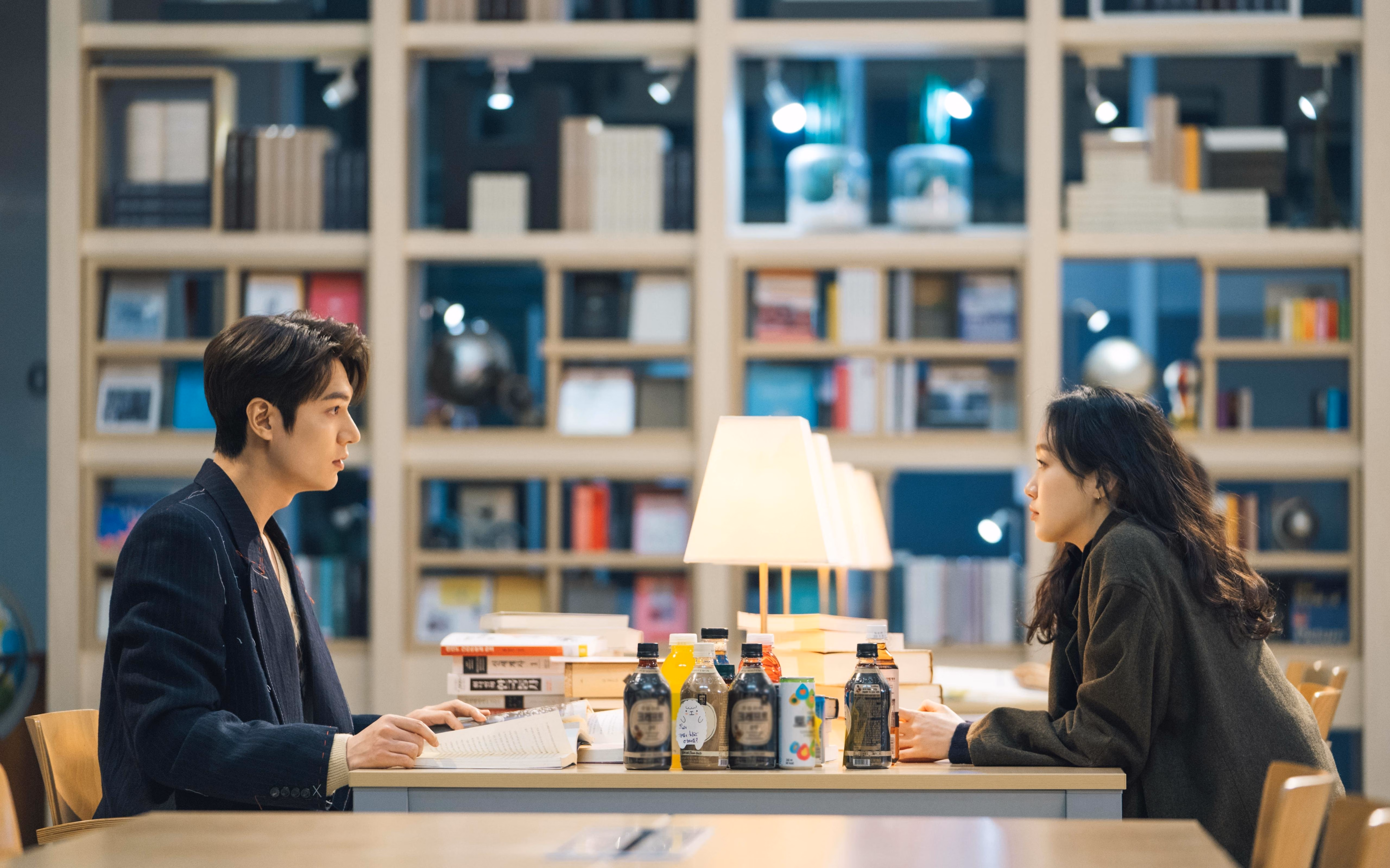 绿茵场上的另类叫牌，当意甲焦点战遭遇安哥拉决胜局